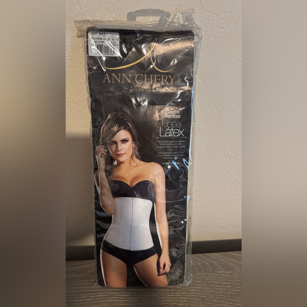 Ann Chery Nude Waist Trainer